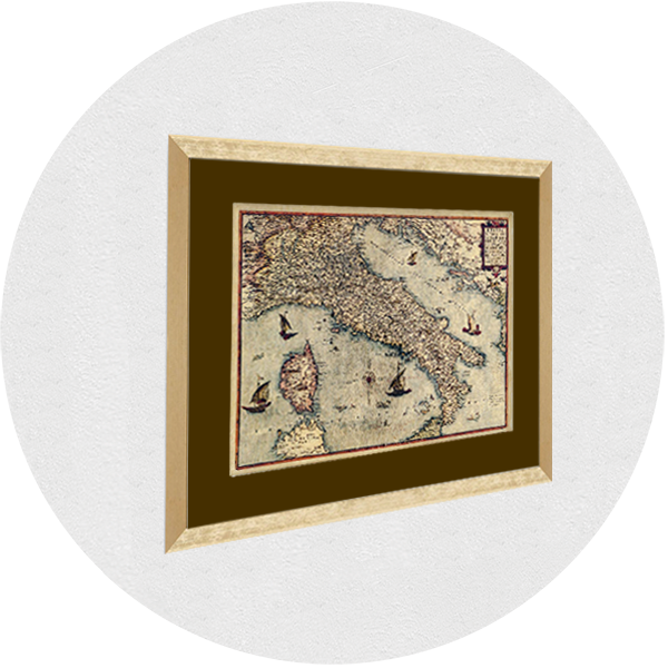 Uokvirena stara karta Italije zlatni okvir zagasito maslinasti passpartout