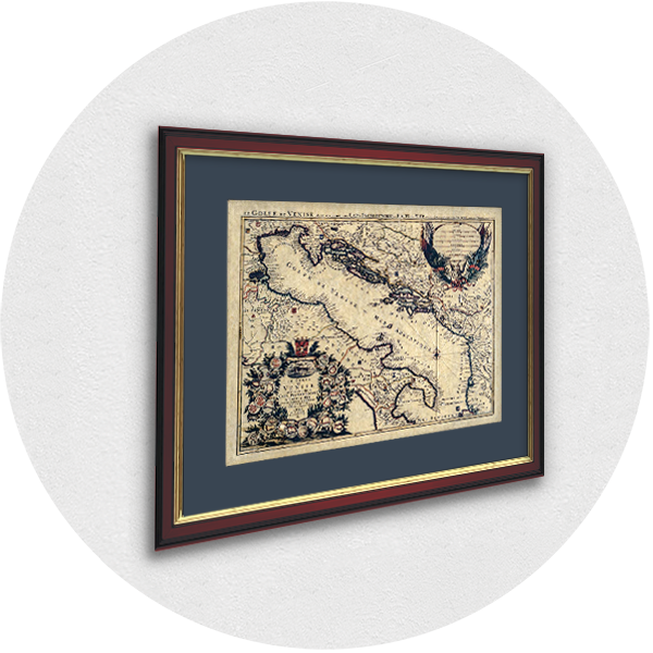 Gerahmte alte Karte der Adria burgunderfarbener Rahmen graues Passpartout