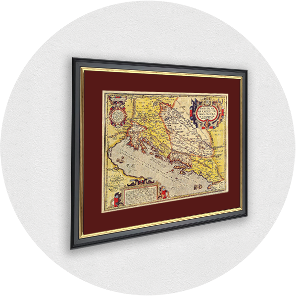 Gerahmte alte Karte des alten Pannoniens dunkler Rahmen burgunderfarbenes Passpartout