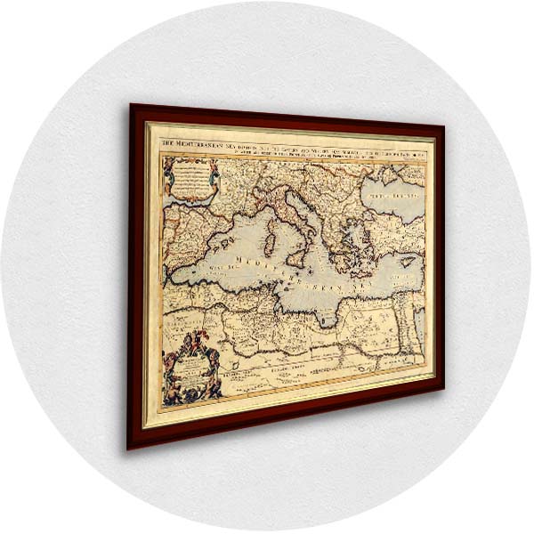 Gerahmte alte Karte des Mittelmeers in burgunderfarbenem Rahmen